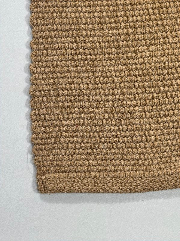 Tapetinho de linha liso caramelo 50 x 80 cm