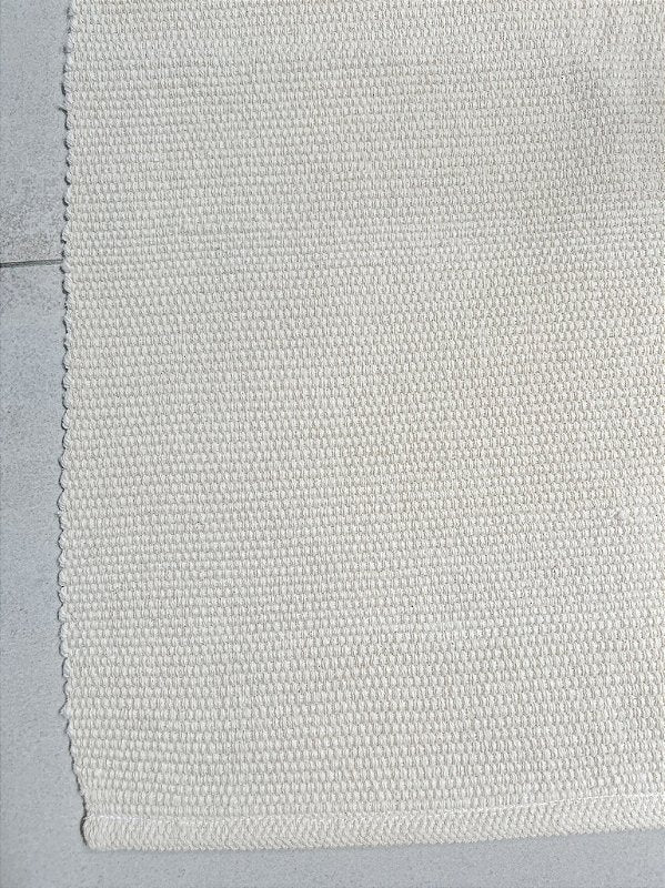 Tapete passadeira de linha liso cru 50 x 150 cm