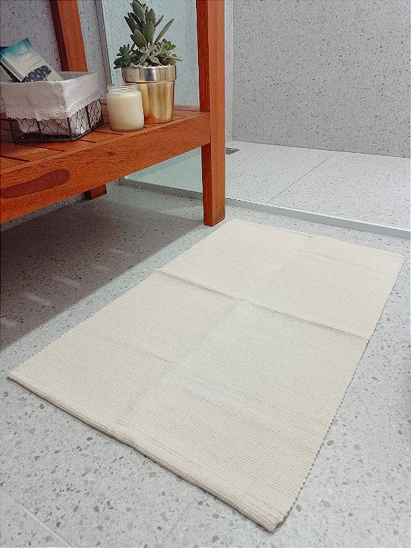 Tapetinho de linha liso cru 50 x 80 cm