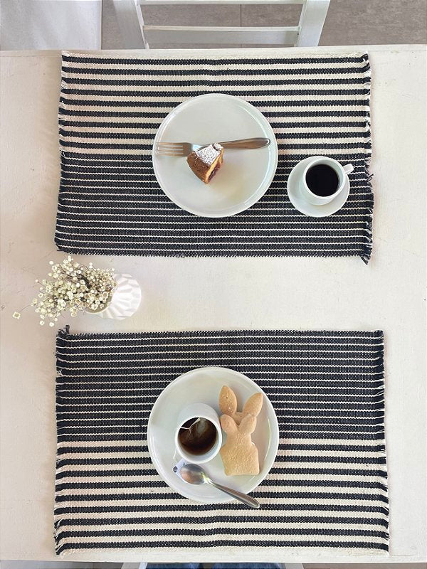 Conjunto Americano Artesanal preto e branco com 7 peças