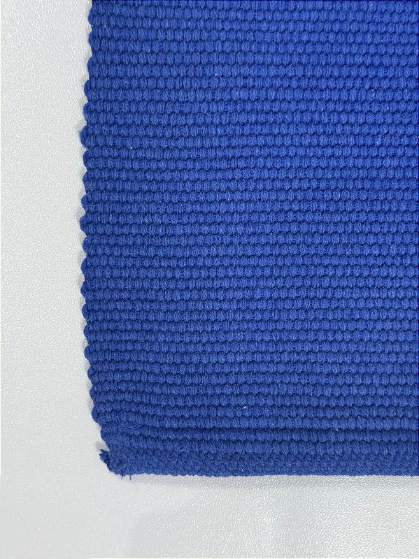 Tapetinho de linha liso azul 50 x 80 cm
