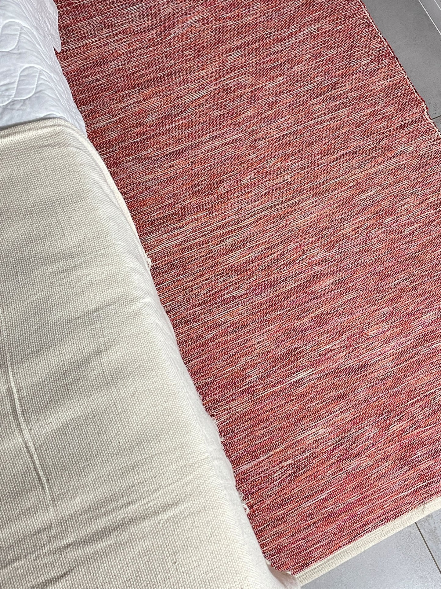 Tapete Blend Cereja Beira Cama