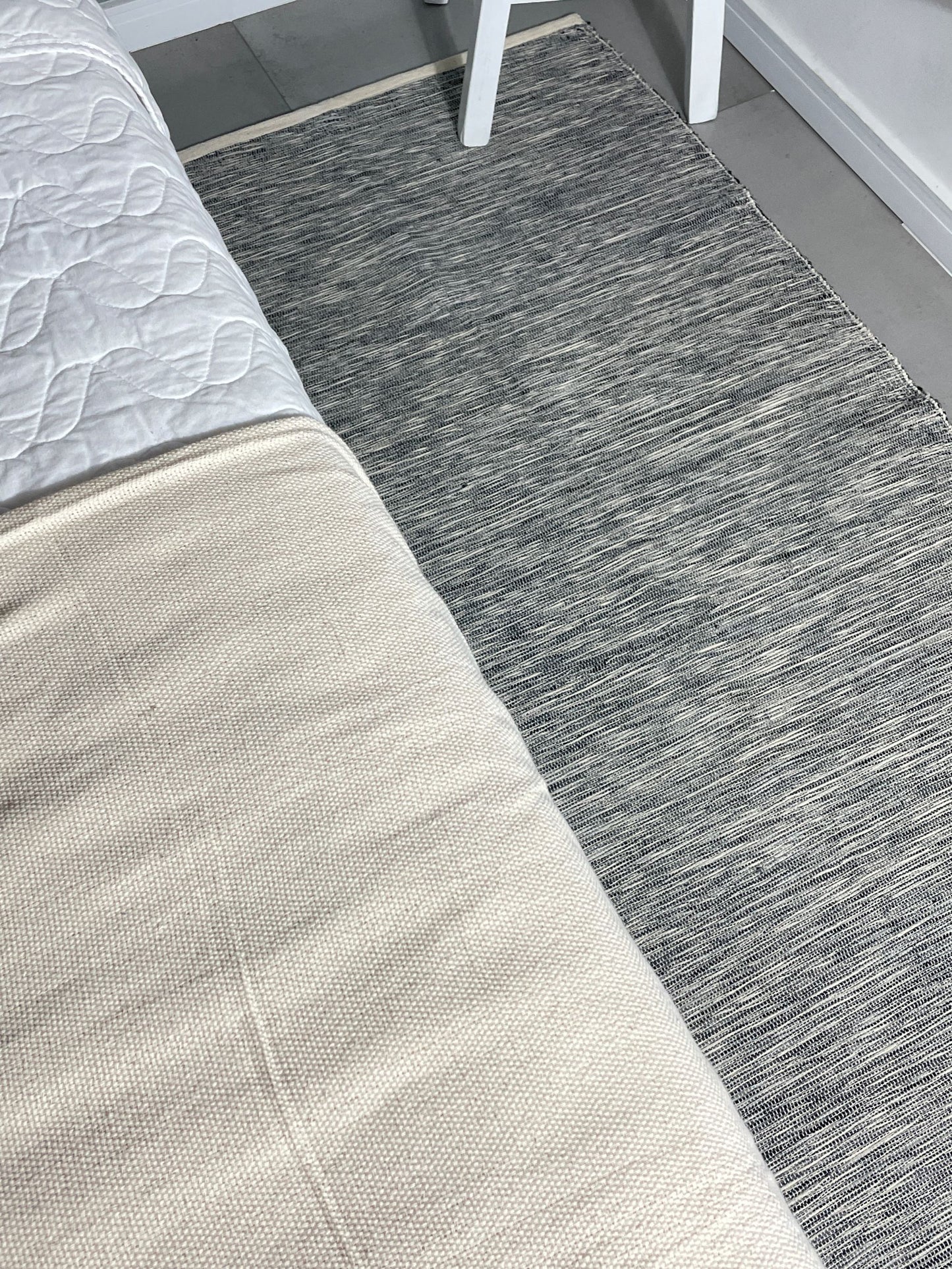Tapete Blend Nevoa Beira Cama