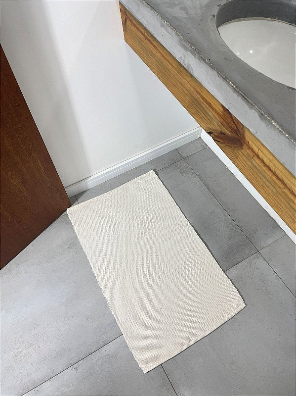 Tapetinho de linha liso cru 50 x 80 cm