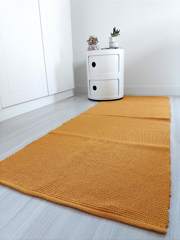 Tapete passadeira de linha liso mostarda 50 x 150 cm