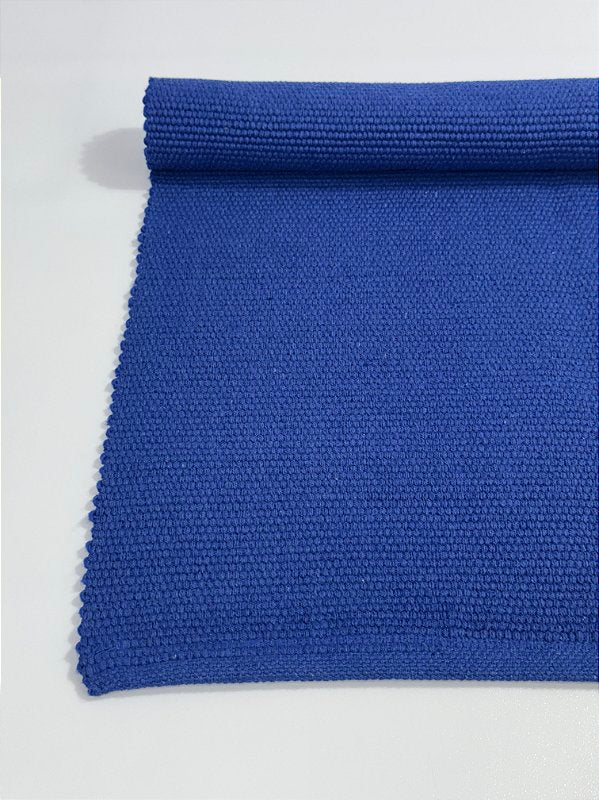 Tapetinho de linha liso azul 50 x 80 cm