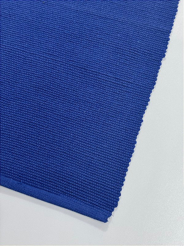 Tapetinho de linha liso azul 50 x 80 cm
