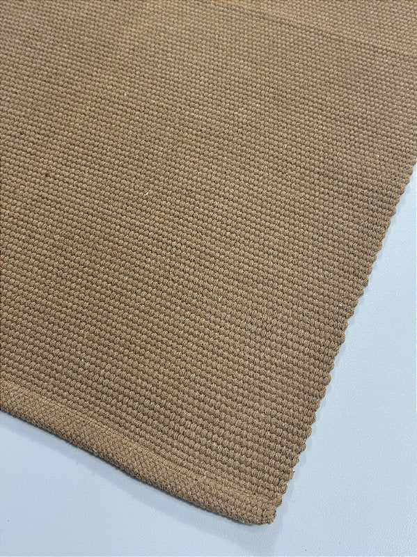 Tapetinho de linha liso caramelo 50 x 80 cm