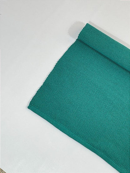 Tapetinho de linha liso esmeralda 50 x 80 cm