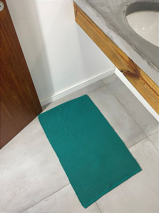 Tapetinho de linha liso esmeralda 50 x 80 cm