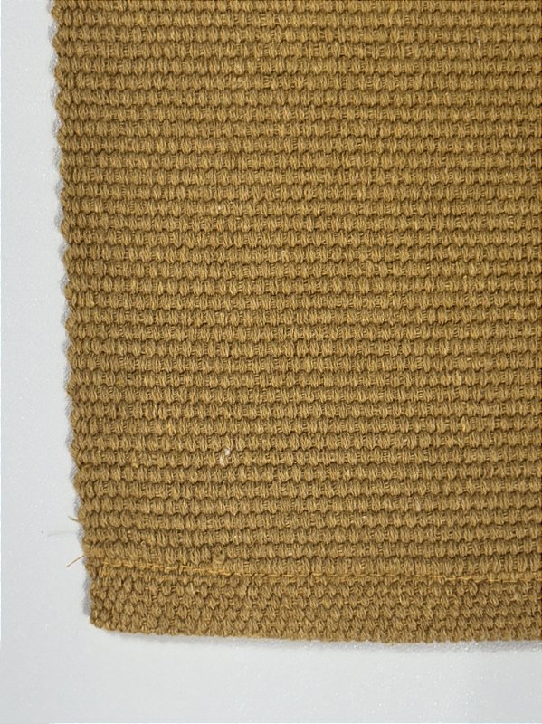 Tapetinho de linha liso mostarda 50 x 80 cm